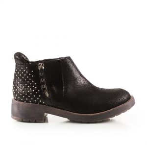 Botitas de cuero negro