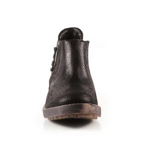 Botitas de cuero negro