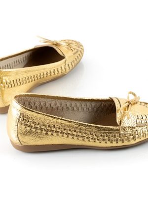 mocasines de mujer chatitas de cuero tramado metalizado dorado con diseño original