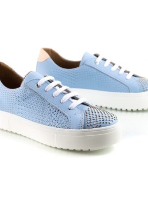 zapatillas de vestir para mujer en cuero grabado celeste con tachitas y diseño original