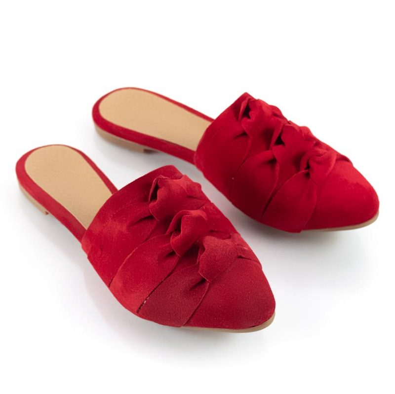 zuecos-bajos-de-cuero-rojos
