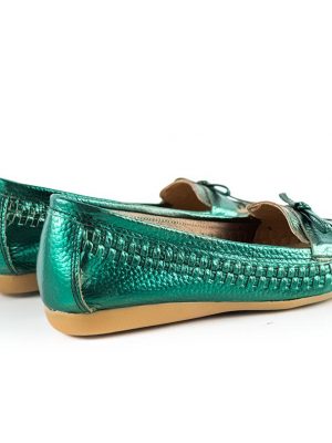mocasines de mujer a la moda en cuero tramado verde metalizado