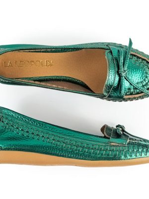 mocasines de mujer bajitos en cuero tramado verde metalizado