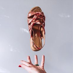 sandalias-cramer-de-mujer-bajas-en-cuero-metalizado-color-cobre-de-la-leopolda