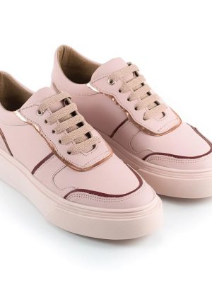 zapatillas urbanas de mujer en cuero rosa con detalles metalizados y suela antideslizante