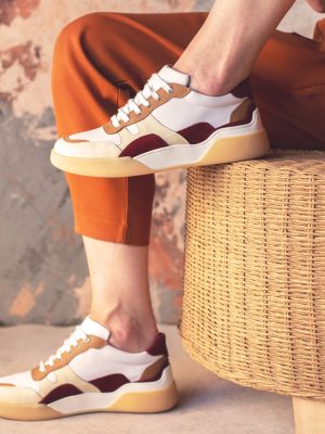 chaco-zapatillas-de-vestir-urbanas-de-mujer-en-cuero-blanco-bordo-beige-y-suela