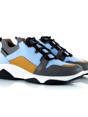 zapatillas urbanas de mujer con diseño original a la moda en mix de cueros celeste, gris y mostaza