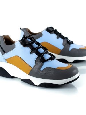 zapatillas de mujer a la moda en mix de cueros celeste, gris y mostaza