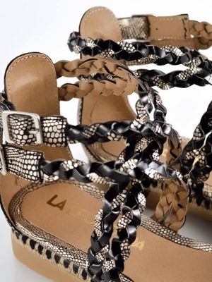 sandalias bajitas en cuero metalizado