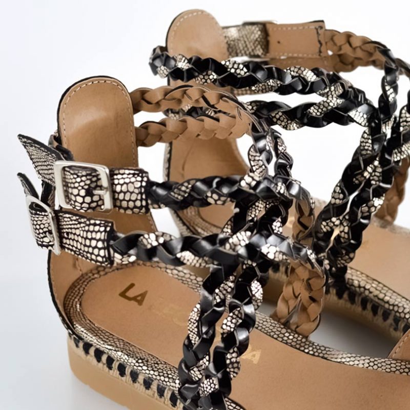 sandalias bajitas en cuero metalizado