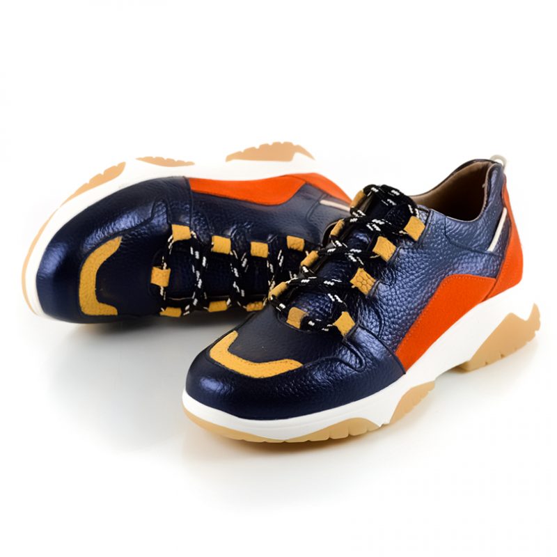 zapatillas de mujer en cuero azul tendencia