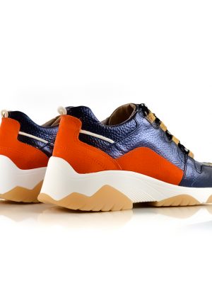 zapatillas urbanas de mujer en cuero azul y naranja onda retro