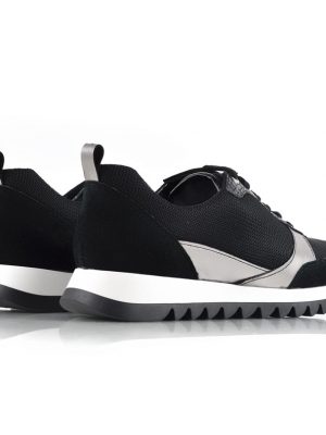zapatillas negras de mujer con detalle de cuero metalizado color peltre de diseño original