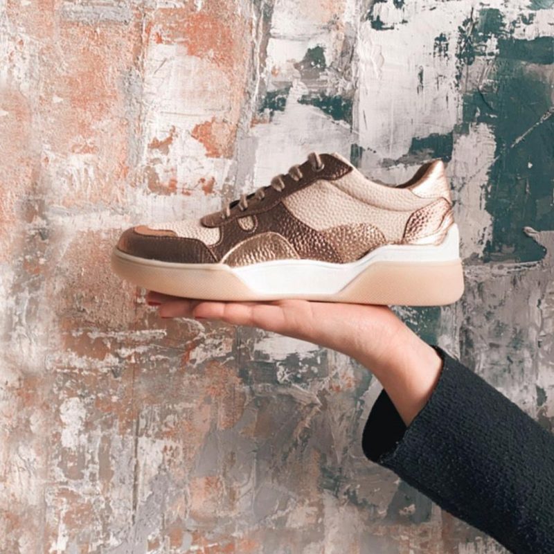 zapatillas urbanas y de vestir para mujer en cuero metalizado de moda