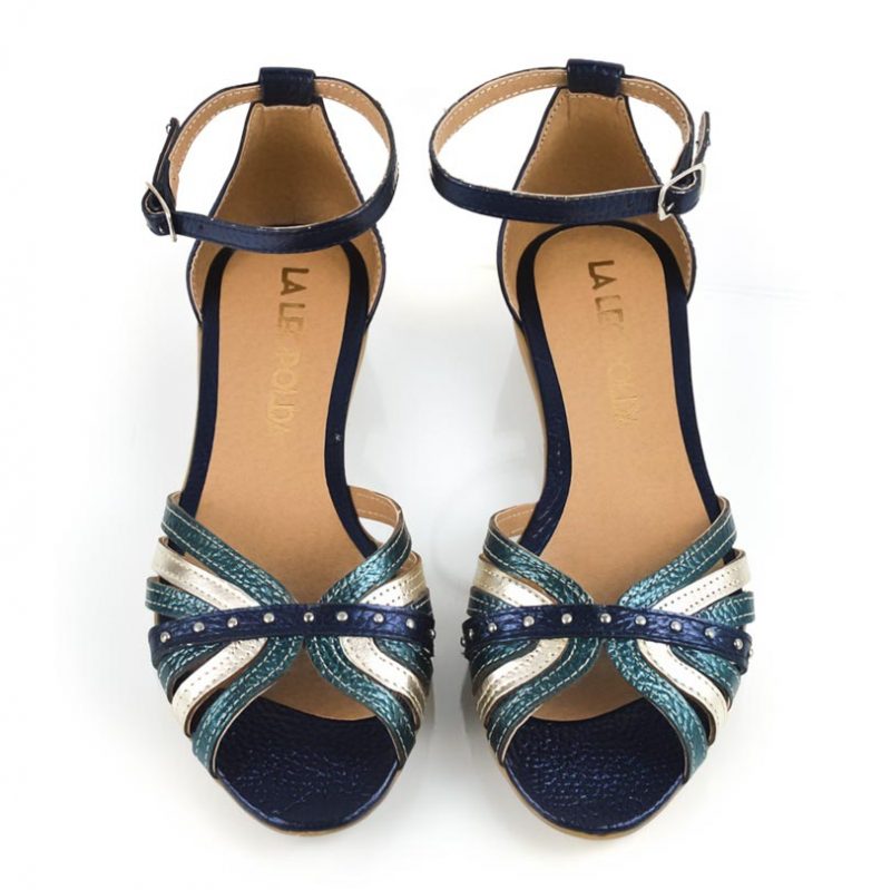 sandalias de mujer a la moda con diseño original en cuero metalizado