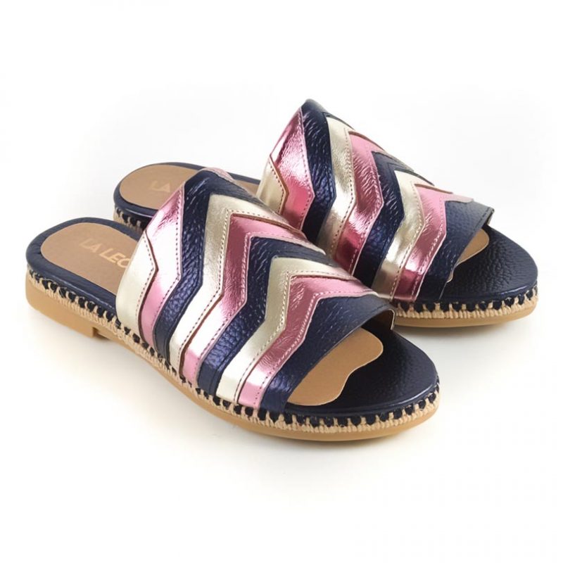 sandalias chatas de mujer en cueros metalizados