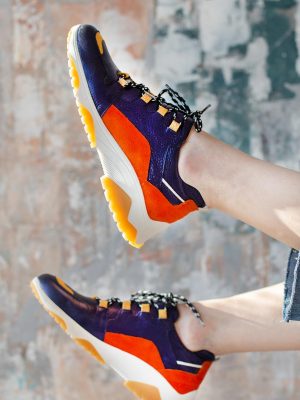 zapatillas urbanas de mujer en cuero azul metalizado y cuero gamuzado tendencia