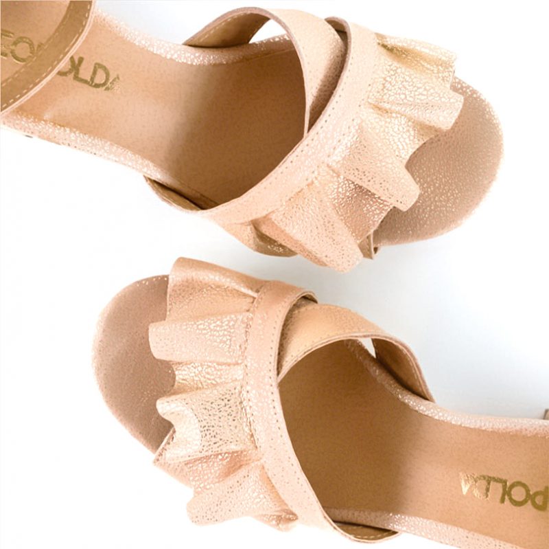 sandalias-de-fiesta-con-taco-alto-y-plataforma-de-cuero-metalizado-beige-flora-de-la-leopolda