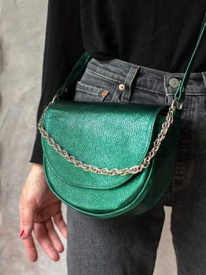 bandolera-lena-de-cuero-verde-con-correa-regulable-3