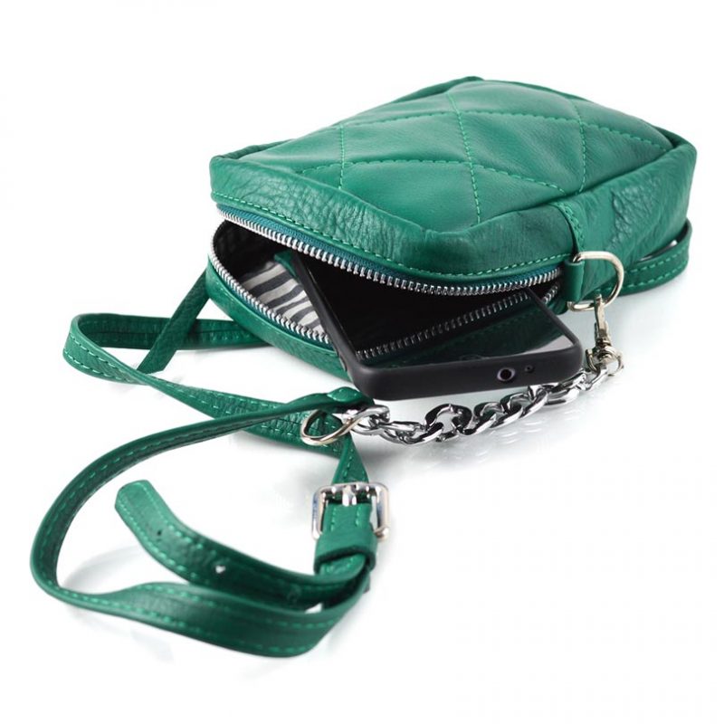portacelular-de-cuero-verde-con-correa-regulable-y-cadena-de-la-leopolda-06