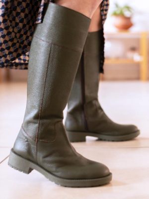 botas-altas-vega-de-cuero-verde-tipo-bota-de-montar-para-mujer-de-la-leopolda