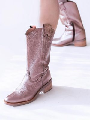 botas-altas-texanas-Malabia-en-cuero-metalizado-color-cobre-para-mujer-de-la-leopolda-(2)
