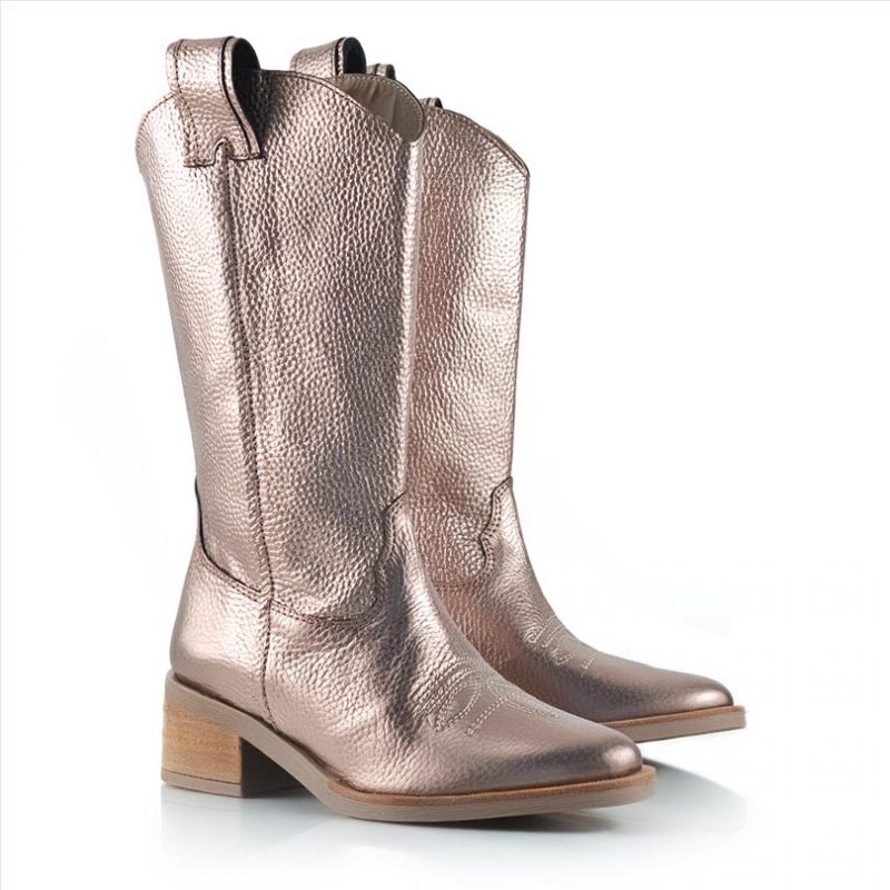 botas-texanas-de-mujer-en-cuero-metalizado-color-cobre-malabia-de-la-leopolda