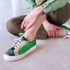 zapatillas-urbanas-de-vestir-para-mujer-en-cuero-verde-metalizado-grabado-elipsis-de-la-leopolda