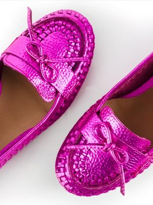 mocasines-de-mujer-de-cuero-fucsia-metalizado-marga-de-la-leopolda-02