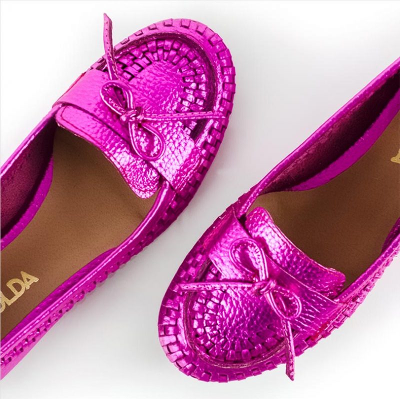mocasines-de-mujer-de-cuero-fucsia-metalizado-marga-de-la-leopolda-02