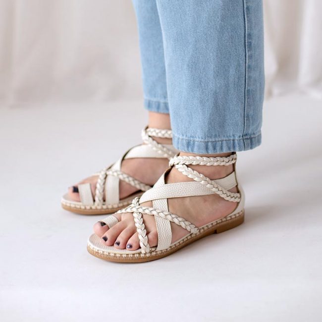 sandalias-bajas-de-cuero-color-natural-trenzado-tipo-romanas-para-mujer-rajesh-de-la-leopolda