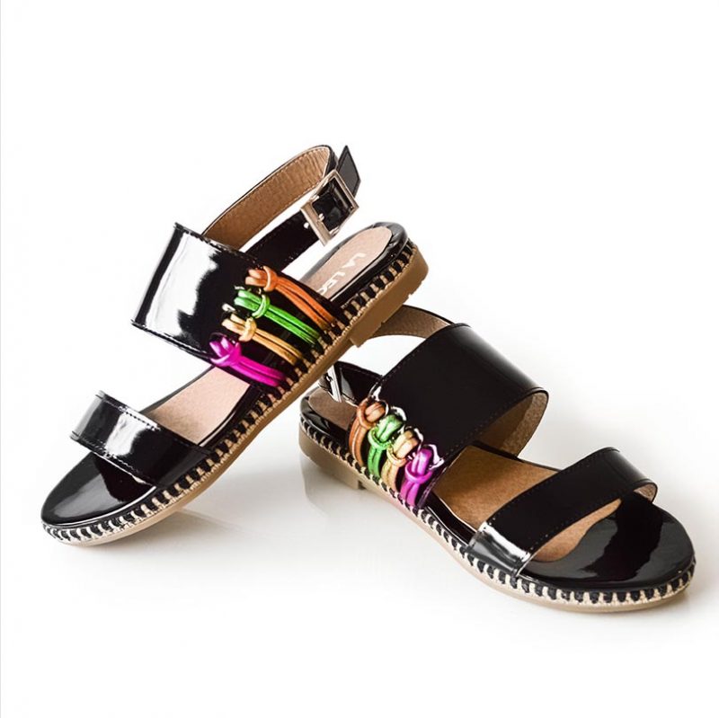 sandalias-bajitas-de-cuero-charol-negro-para-mujer-alegra-de-la-leopolda
