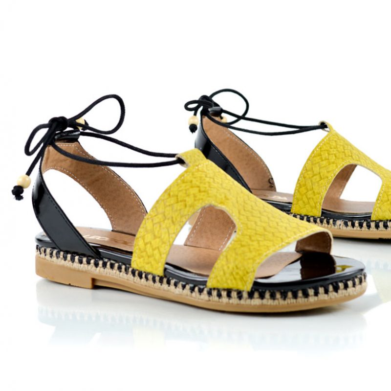 sandalias amarillas bajas de cuero 1